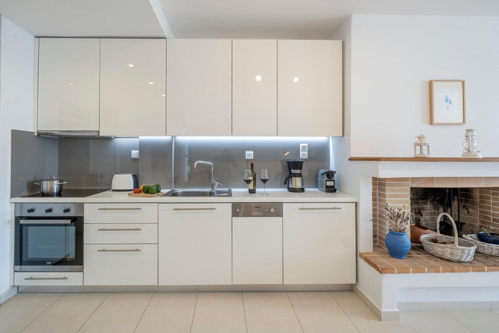 Luxurioeses Apartment Mit Einem Schlafzimmer Direkt Am Wasser, Meerblick Kiveri Exterior photo